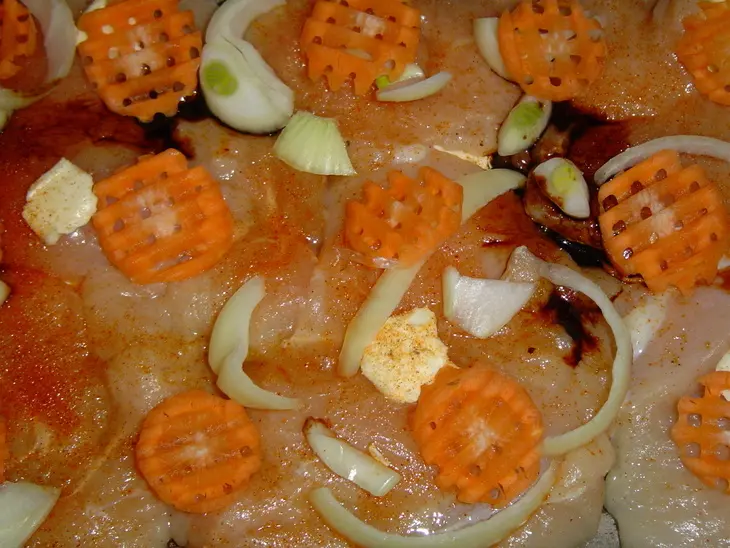 Куриная грудка ,запеченная с овощным гарниром: шаг 3