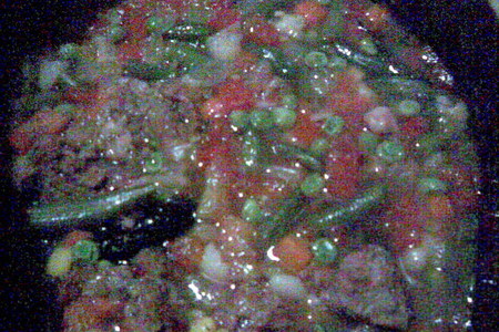 Говяжий суп с фасолью, овощами и черносливом в керамической посуде: шаг 4