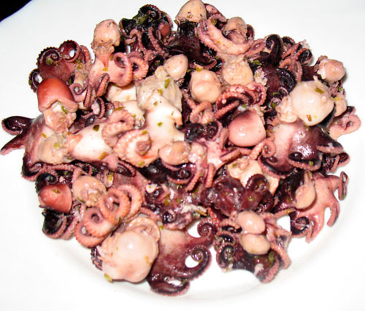 Беби-осьминоги под соусом из грецких орехов: шаг 2