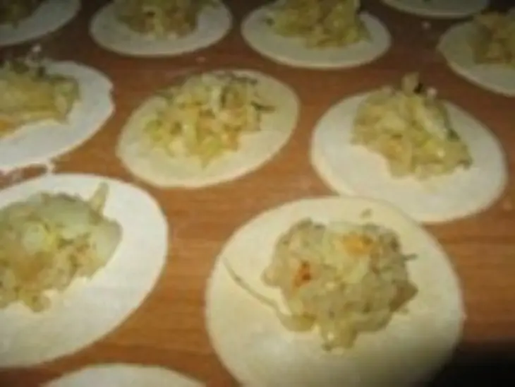 Вареники с капустой и картошкой: шаг 5