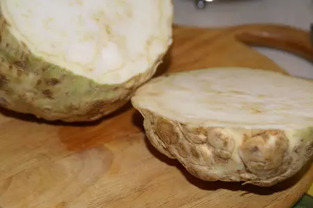Салат из индейки с сельдереем и яблоком: шаг 2