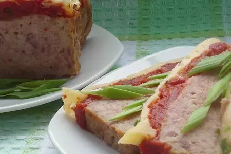 Мясной террин с помидорами и сыром: шаг 1