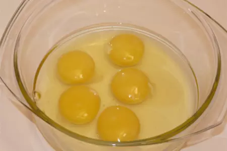 Омлет с творогом "привет из болгарии". быстрый и вкусный завтрак - 3.: шаг 1