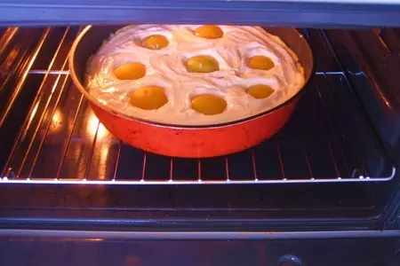 Нежнейший пирог с персиками: шаг 1