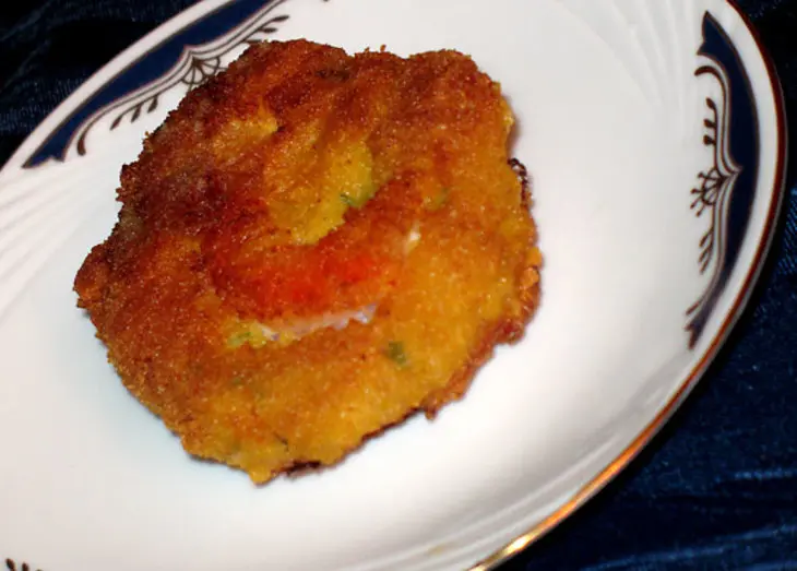 Зразы из морского окуня с креветками,жареные в кукурузных хлопьях: шаг 2