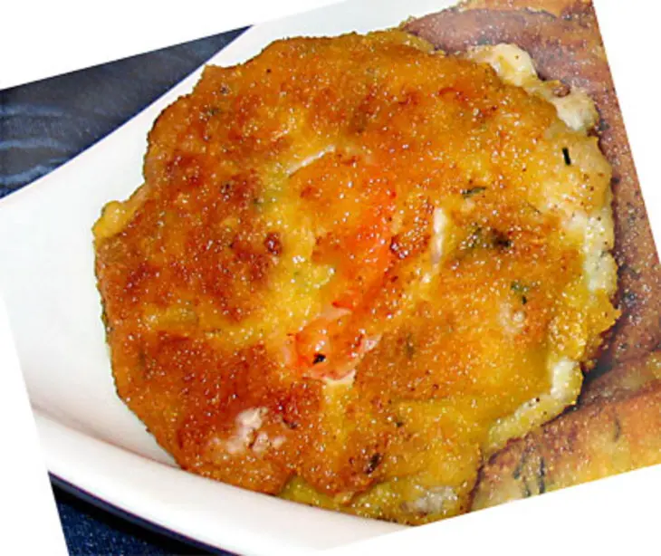 Зразы из морского окуня с креветками,жареные в кукурузных хлопьях: шаг 3