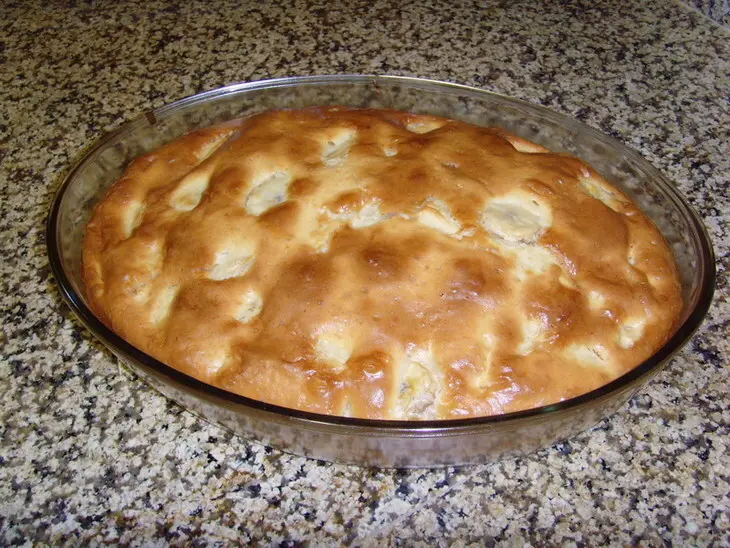 Шарлотка со сливками: шаг 1