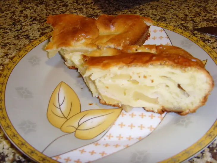 Шарлотка со сливками: шаг 2