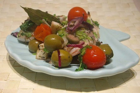 Рыба, запеченная с томатами-черри, оливками и зеленью: шаг 3