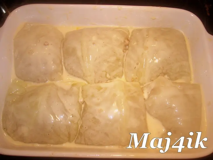 Необычные голубцы с фаршем, грибами и гречкой под сырной шапкой: шаг 4