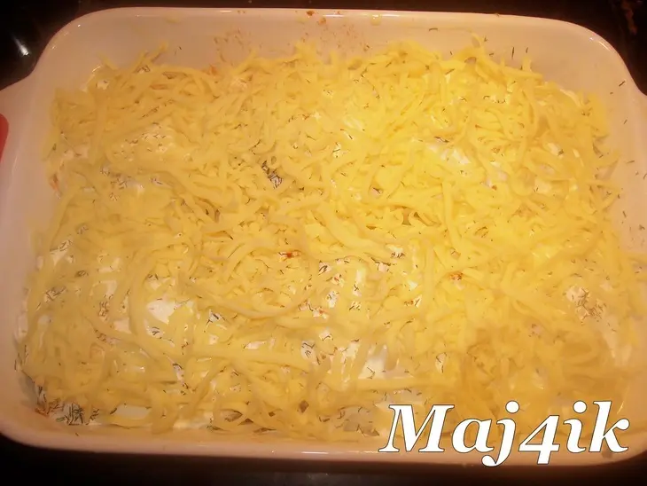Необычные голубцы с фаршем, грибами и гречкой под сырной шапкой: шаг 6