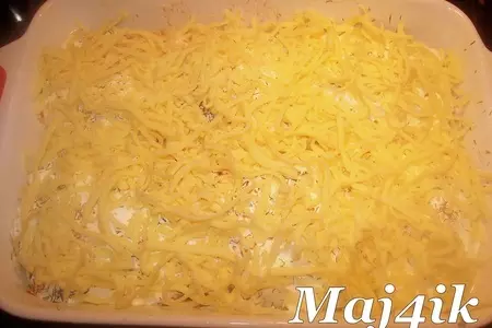 Необычные голубцы с фаршем, грибами и гречкой под сырной шапкой: шаг 6