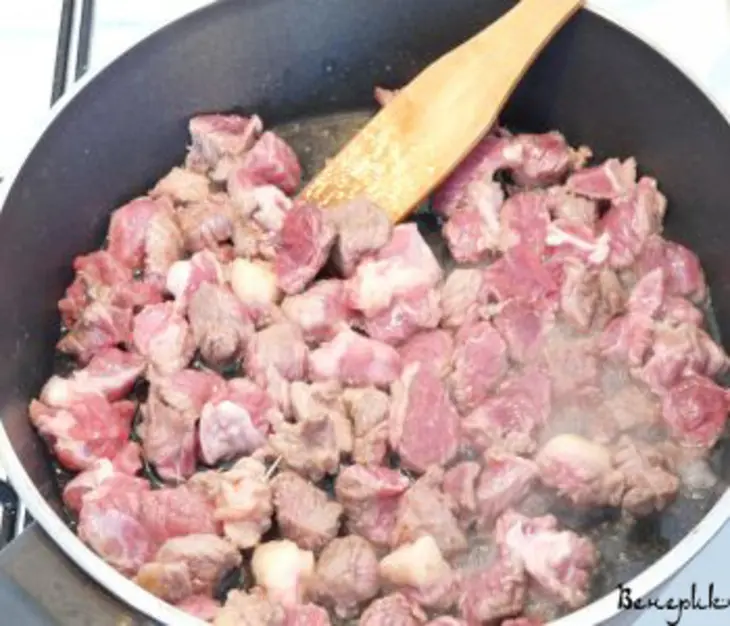 Мясо + овощи + лаваш = "сюрприз".: шаг 2