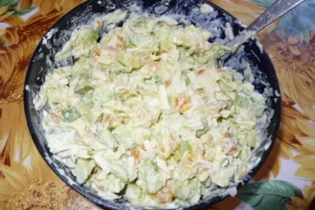 Салат из авокадо и кураги: шаг 4