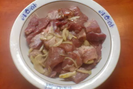 "мясо по-восточному" в кисло-сладком соусе: шаг 1