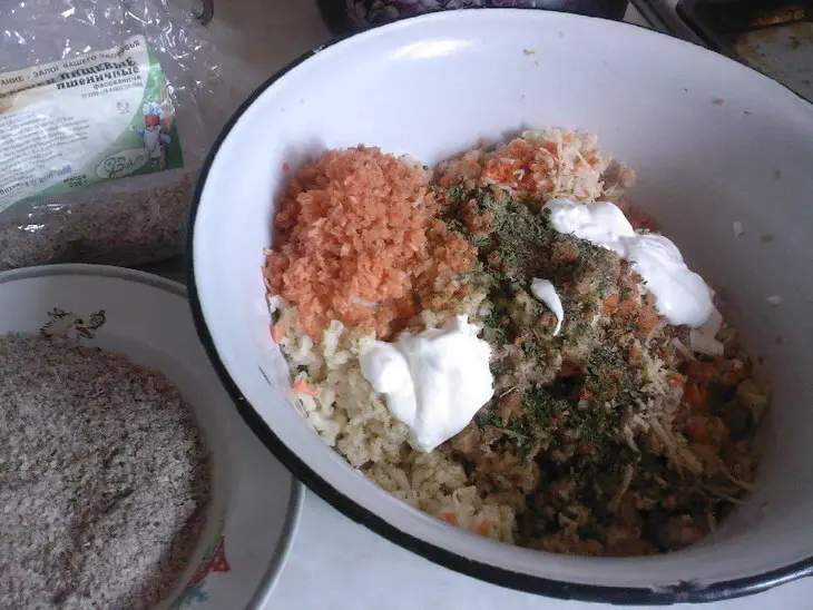 Котлеты из куриного фарша и не только...: шаг 3
