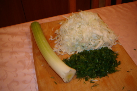 Салат из капусты с сыром  фетакса: шаг 2