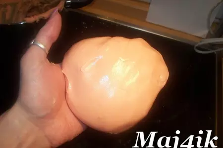 Мастика из белого шоколада и розочки из неё: шаг 3