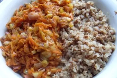 Гречневый рулет с рыбной начинкой: шаг 2