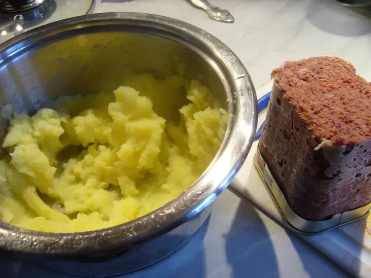 Labskaus (лабскаус), закуска  настоящих моряков: шаг 1