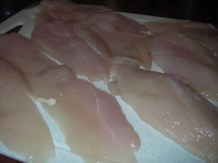 Куриные рулеты с белыми грибами и квашеной капустой: шаг 1