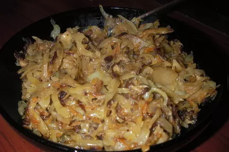Куриные рулеты с белыми грибами и квашеной капустой: шаг 3