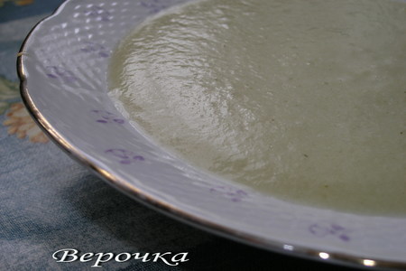 Суп-пюре из брокколи и цветной капусты на курином бульоне: шаг 1