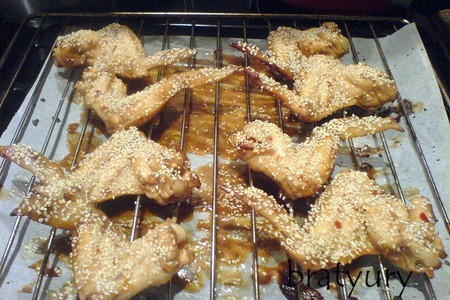 Куриные крылышки маринованные, запечённые с кунжутом: шаг 6