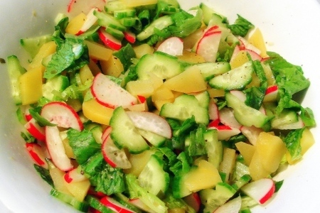 Обычный овощной салатик на бульонной заправке: шаг 1