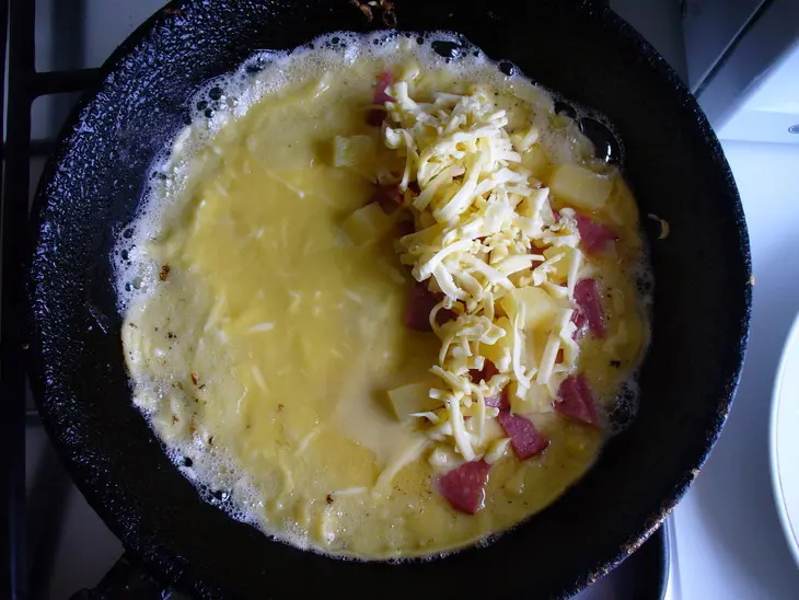 Блинчики с ананасовой и томатной начинками: шаг 3
