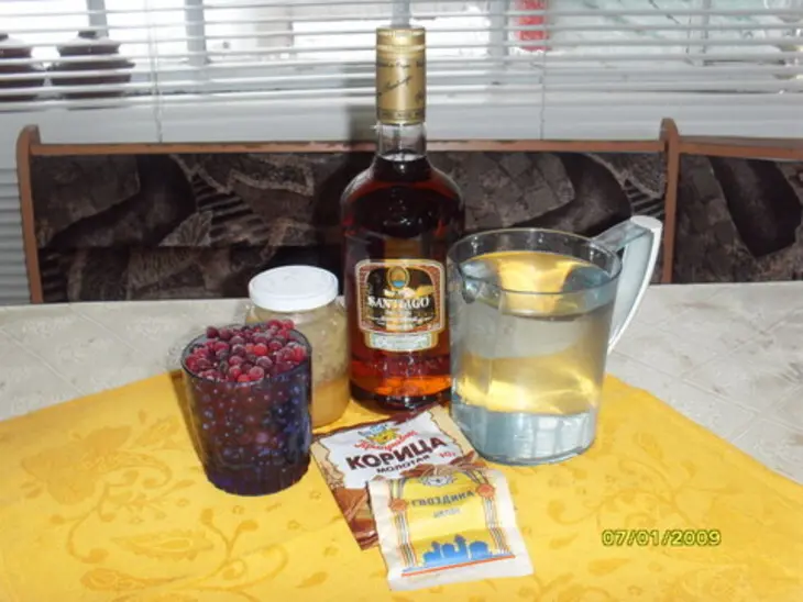 Клюквенный сбитень: шаг 1