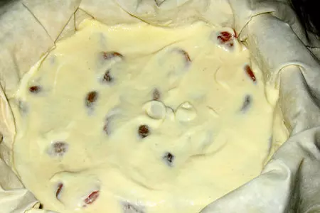Пирог с курагой и творогом из турецкого теста юфка: шаг 4