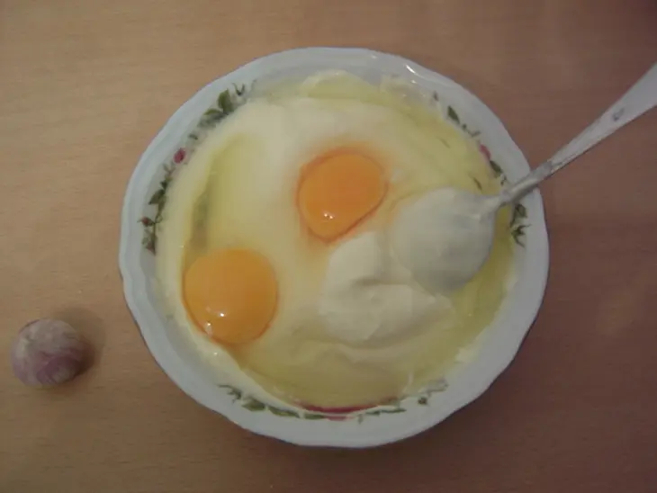 Нежные куриные котлеты: шаг 3