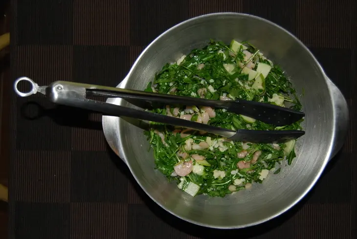 Салат из рукколы с креветками и мандариновым маслом: шаг 2