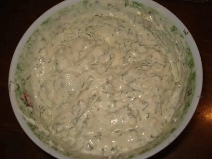 Блинный торт со шпротами: шаг 2
