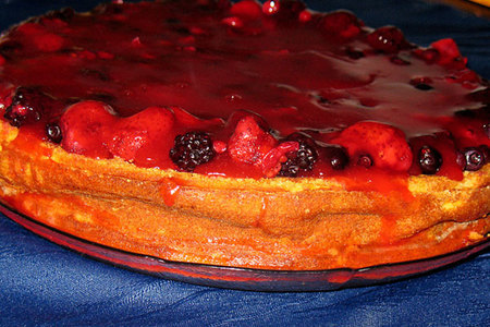 Творожный пирог с красными ягодами: шаг 6