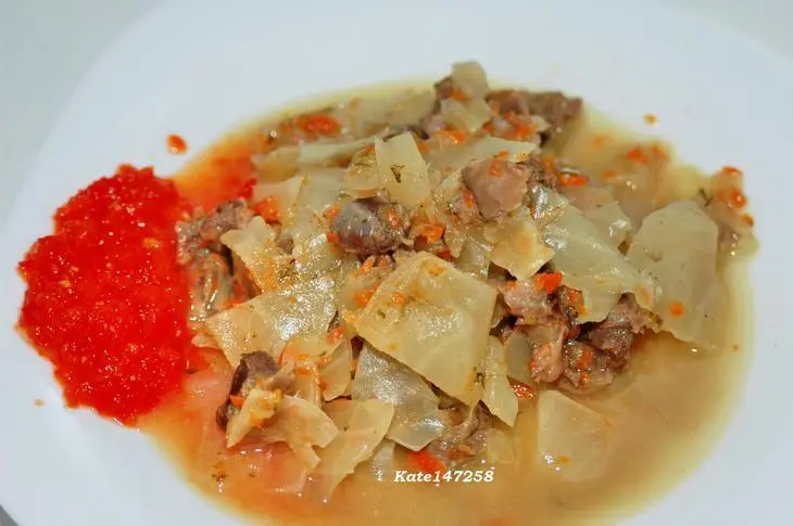 Куриные желудочки с тушеной капустой: шаг 2