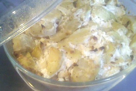 Картофель запеченный с рикоттой и луком: шаг 1