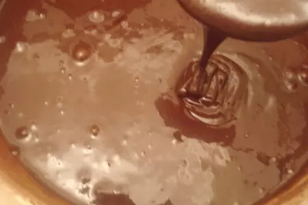 Очень шоколадный торт с клубникой и сливками "мечта": шаг 1