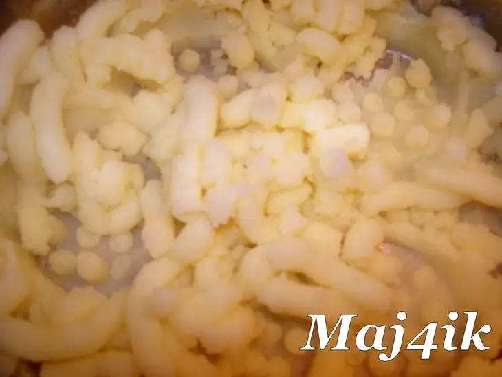 Картофельные маффины с сыром и зеленью: шаг 1