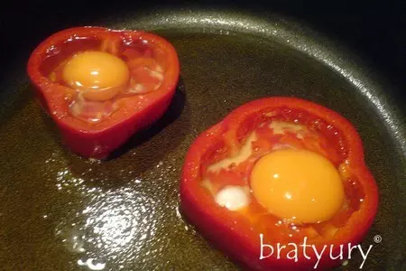 Яичница, очень красивая: шаг 8