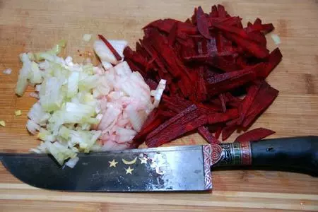 Борщ постный с фасолью и сметаной: шаг 5