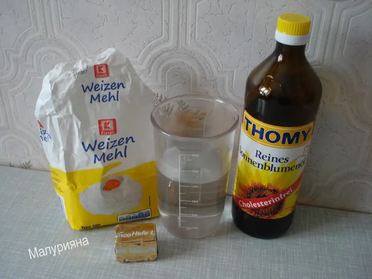 Постное тесто для пирогов и булочек: шаг 1
