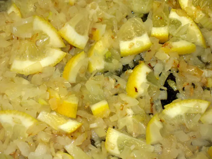 Лимонный куриный шницель с баклажанами и помидорами: шаг 3