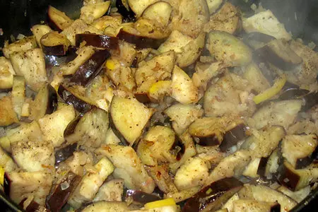 Лимонный куриный шницель с баклажанами и помидорами: шаг 4