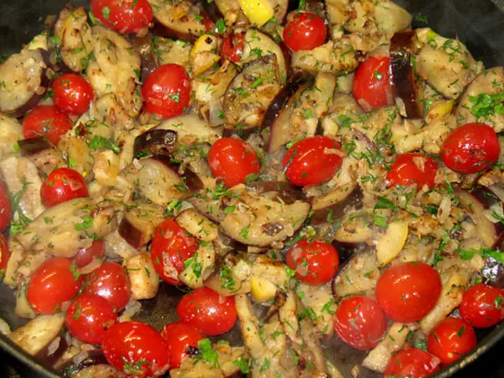Лимонный куриный шницель с баклажанами и помидорами: шаг 5