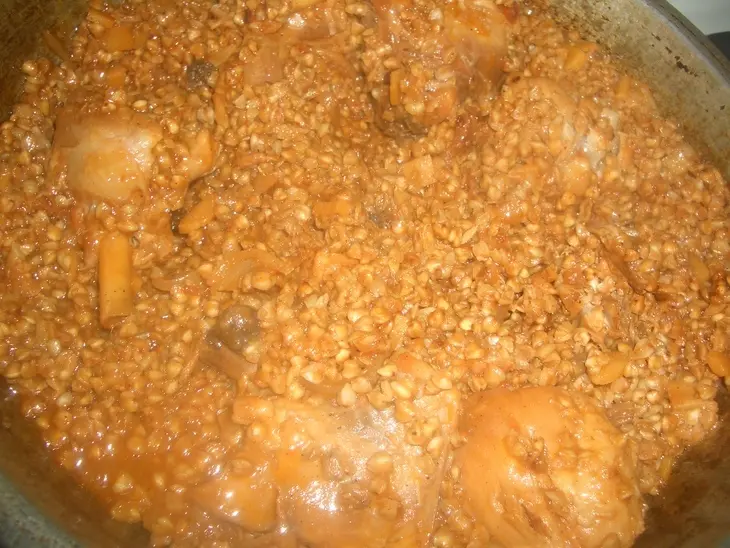 Курица с гречкой в яблочном соке: шаг 6