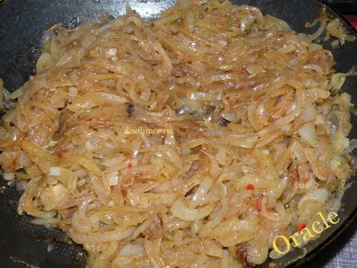 Луковые булочки с остринкой под сырной корочкой. булочки чиполлино.: шаг 1