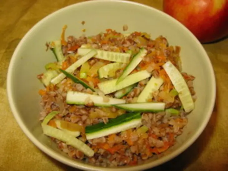 Гречневая каша с овощами и кедровыми орешками: шаг 1