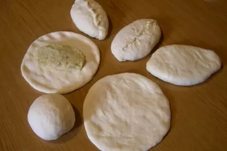 Постные жаренные пирожки с картошкой: шаг 5